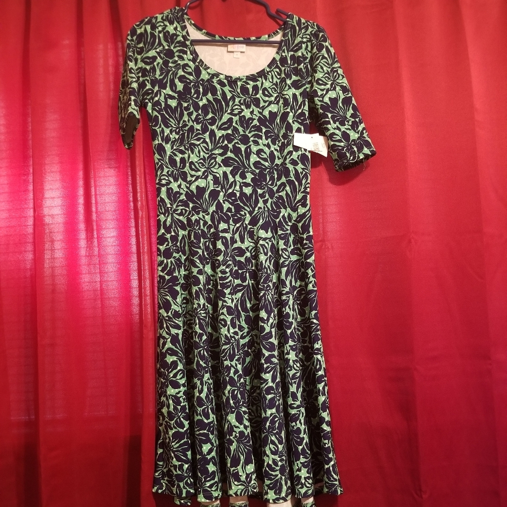 Nicole Lularoe dress size medium